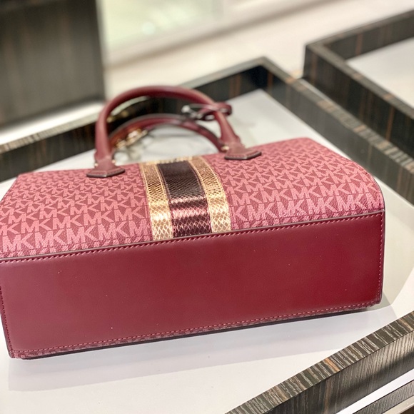 Michael Kors Sheila Medium Signature Logo Metallic Satchel Crossbody - Picture 8 of 12